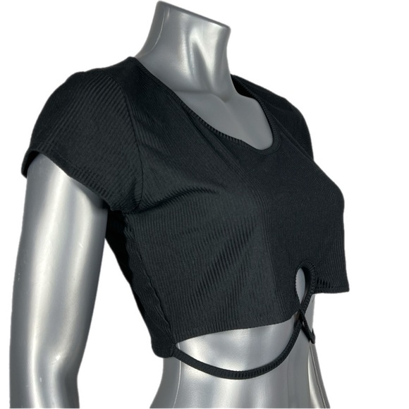 Jolie & Joy | Ribbed Black Short Sleeve Crop Top with front loop detail nwt - Picture 2 of 9